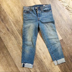 LEVI’S WEDGIE DENIM